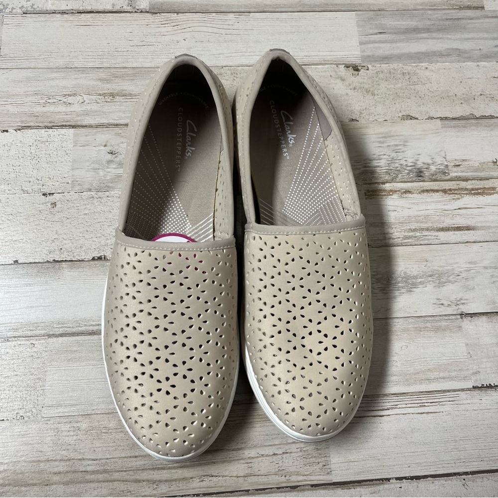 Clarks Cloudsteppers Stretch Slip-Ons Breeze Emil… - image 5